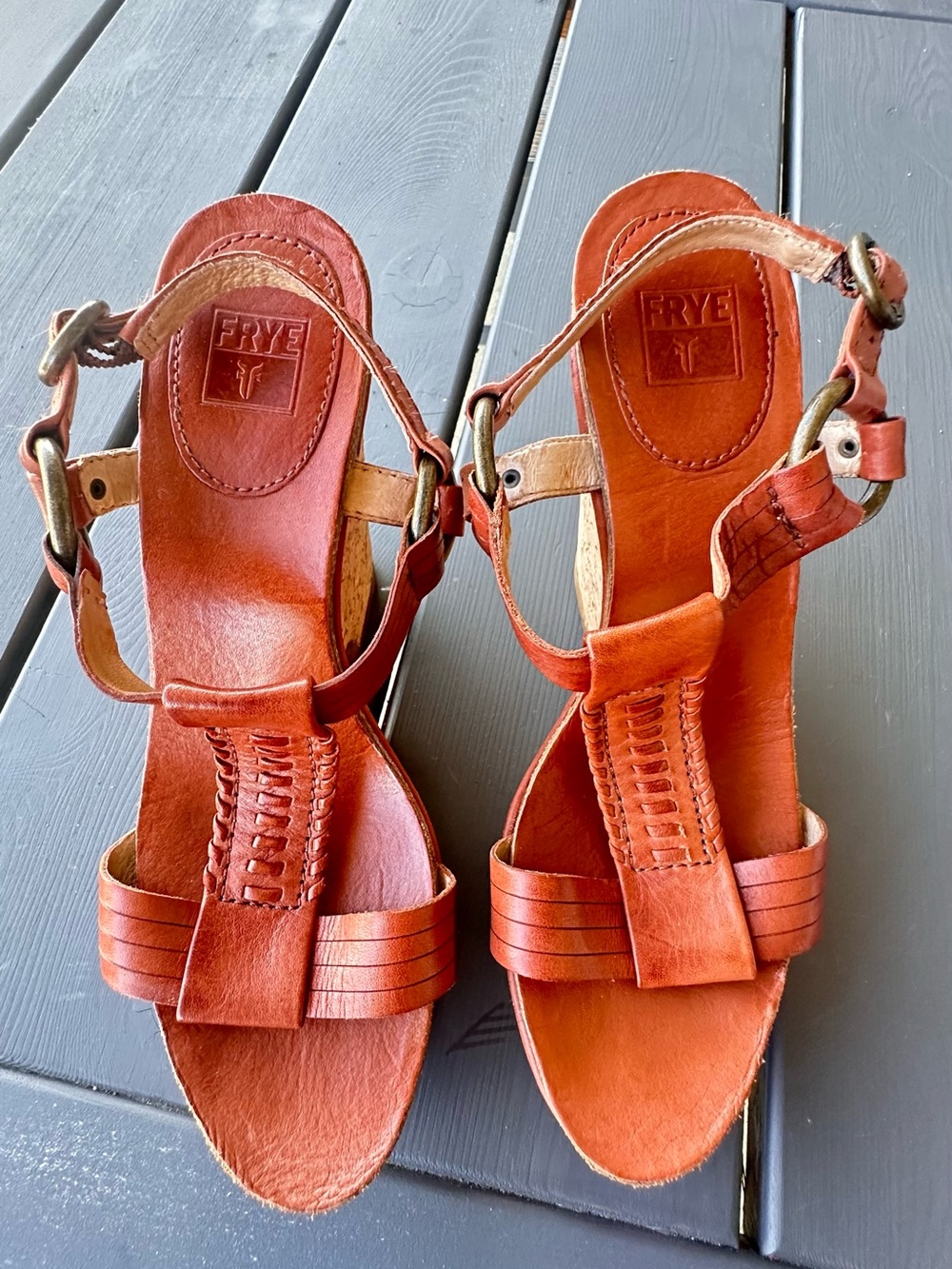 Frye Braylin Artisanal T-strap sandals  Sz 7.5